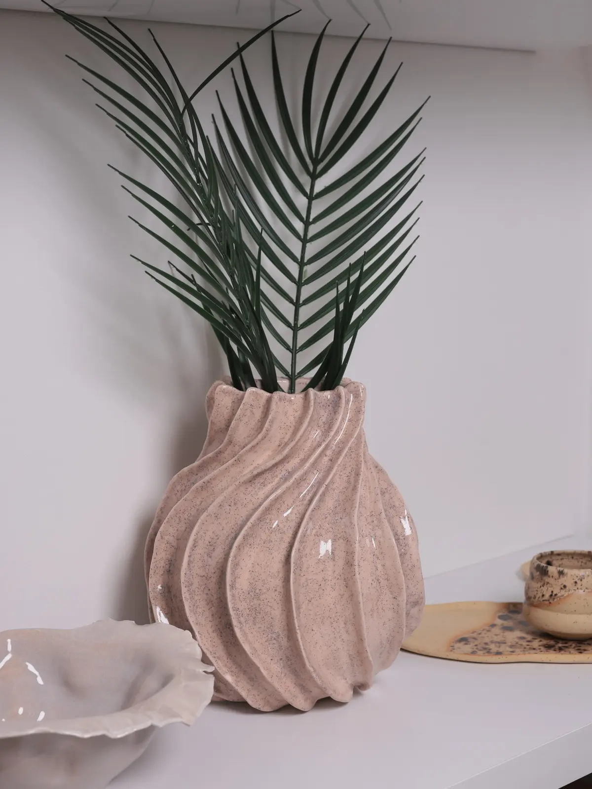 Clay de L'Art imzalı el yapımı seramik vazo